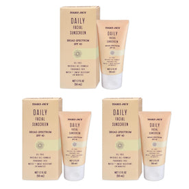 Trader Joe’s Daily Facial Sunscreen SPF 40 – Lightweight Invisible Gel – Broad Spectrum UVA/UVB Protection – Oil-Free, Non-Greasy & Hydrating – 1.7 Fl. Oz. (Pack of 3)
